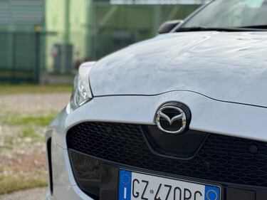 Mazda2 Hybrid 2025: guarda la gallery della citycar giapponese super efficiente 15