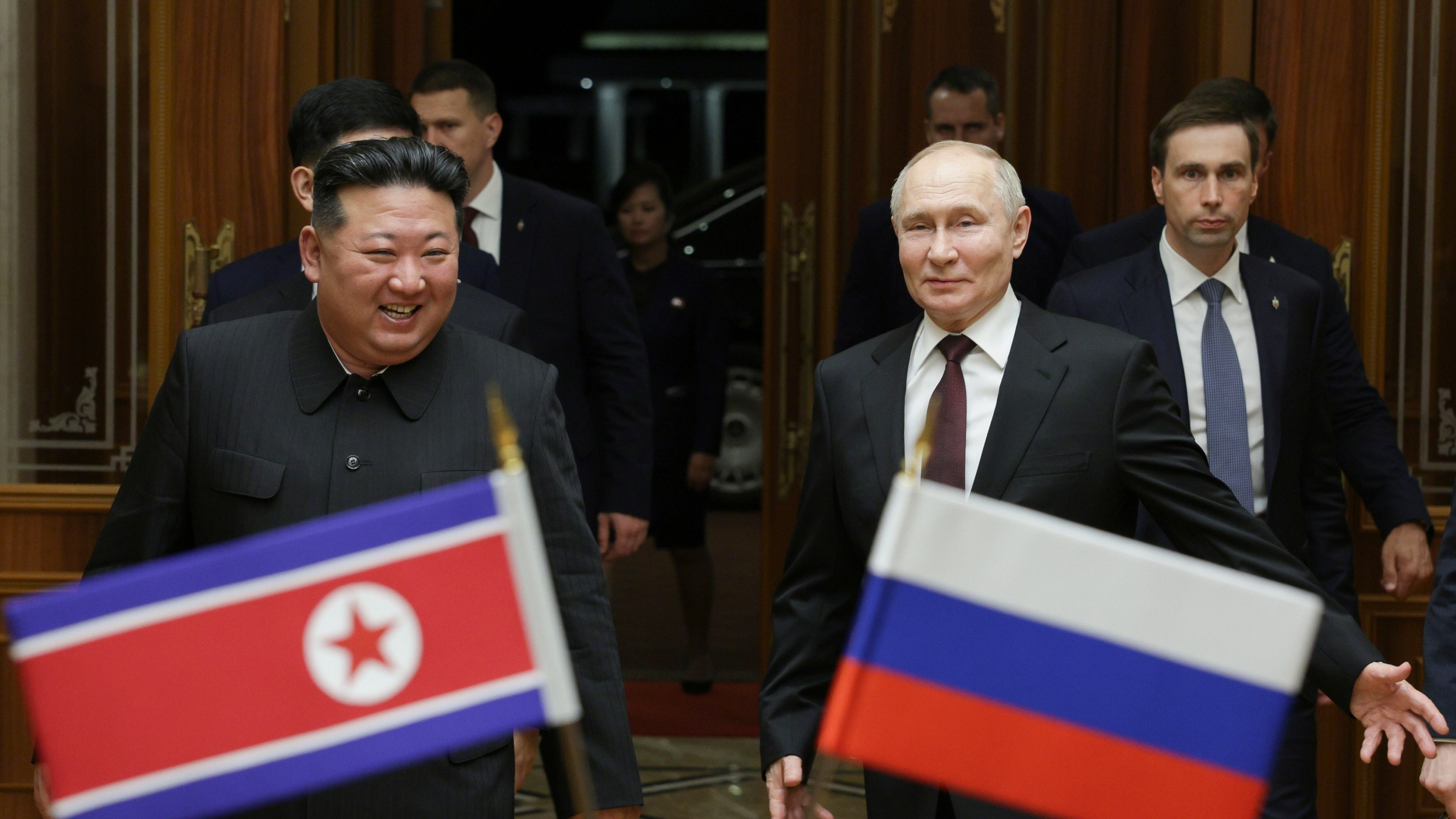 "Immediata assistenza militare". Kim firma il trattato di partenariato con Putin