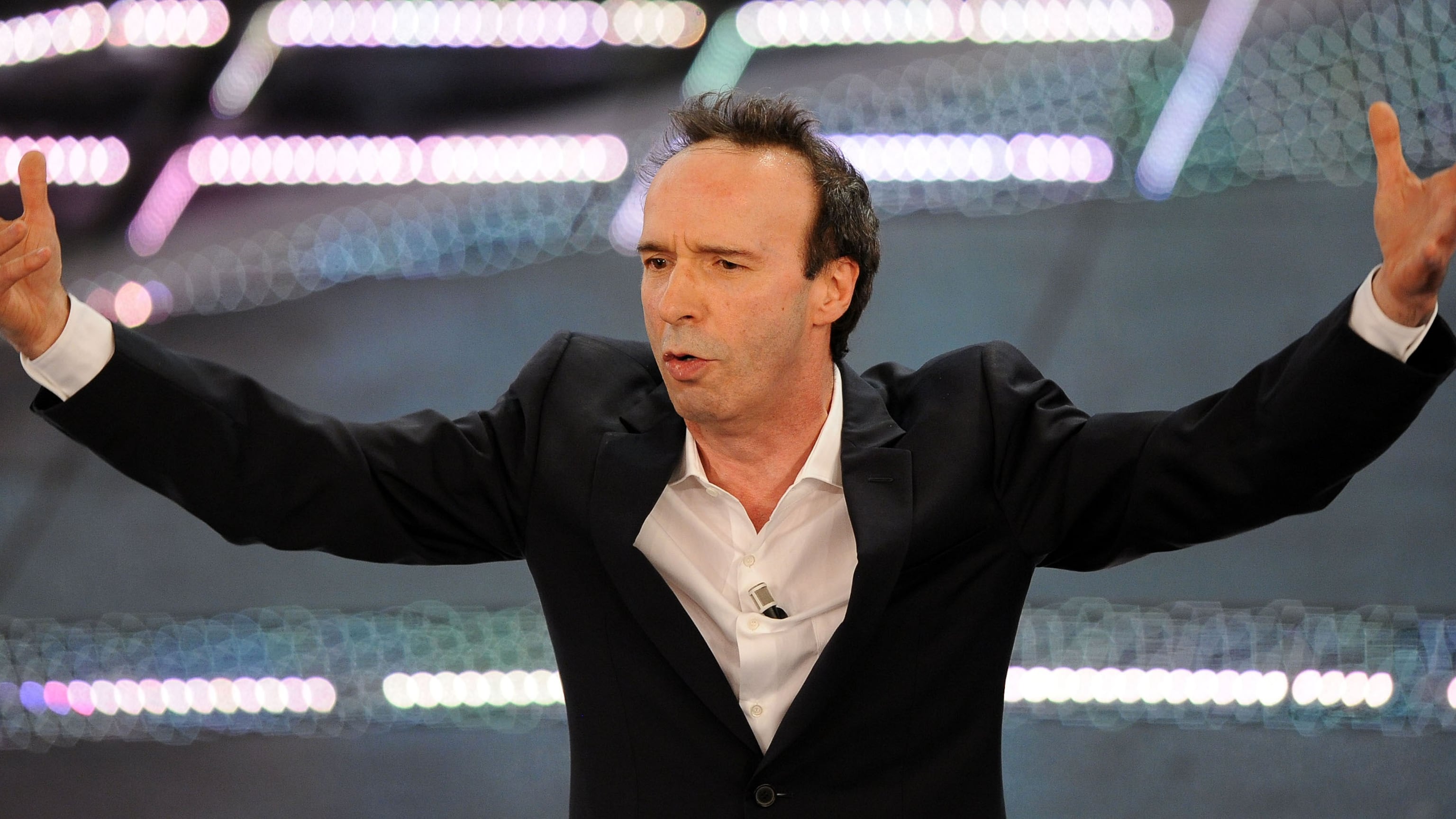 Benigni e il ritorno su RaiUno: mistero sui 4 milioni di cachet