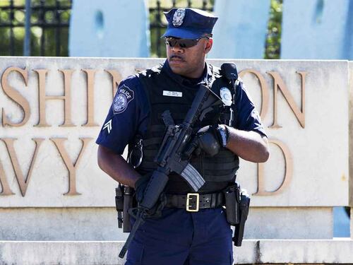 Spari nella sede della Marina: allarme e paura a Washington