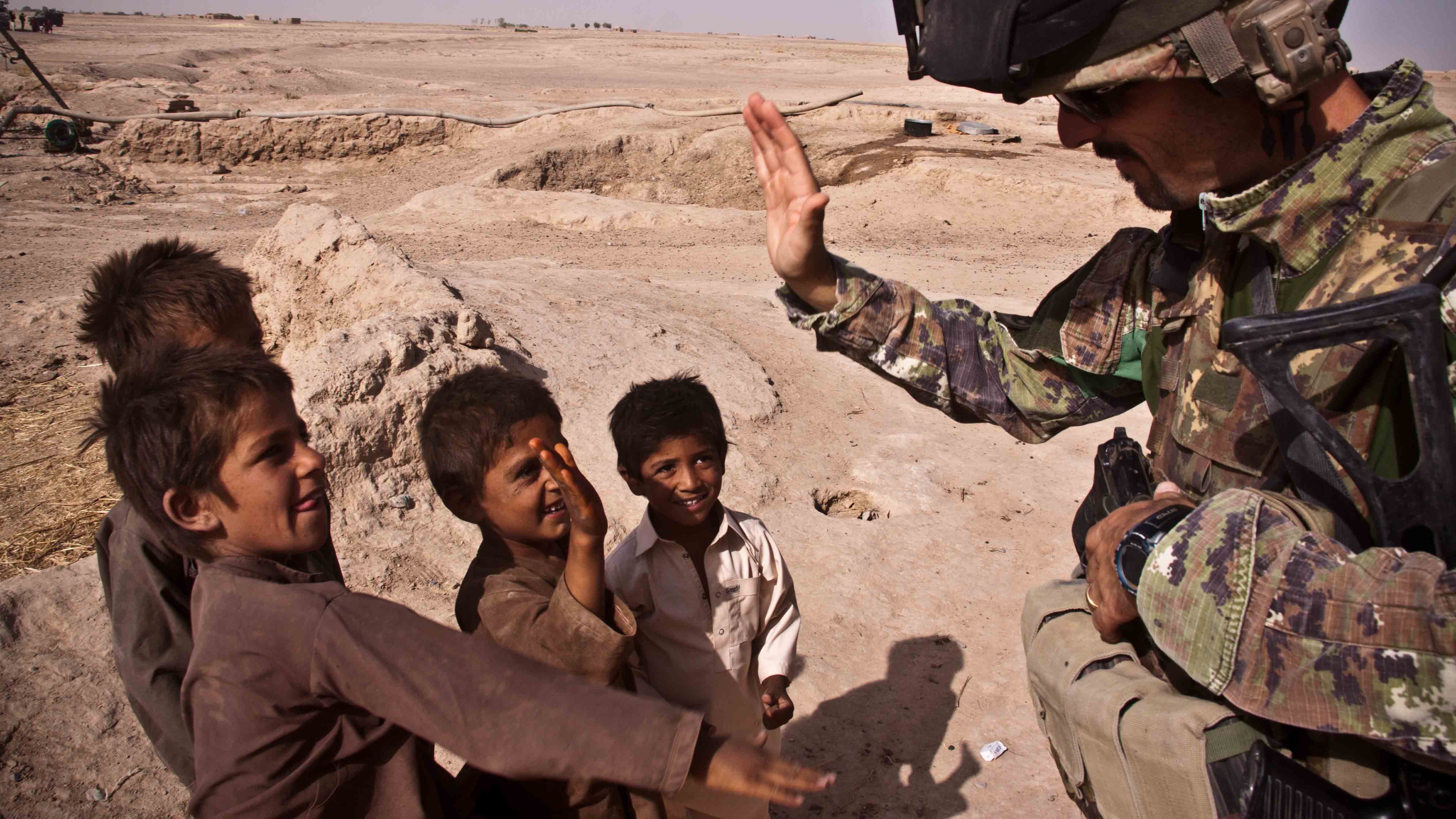 Quello che i buonisti dimenticano: i militari muoiono pure per loro