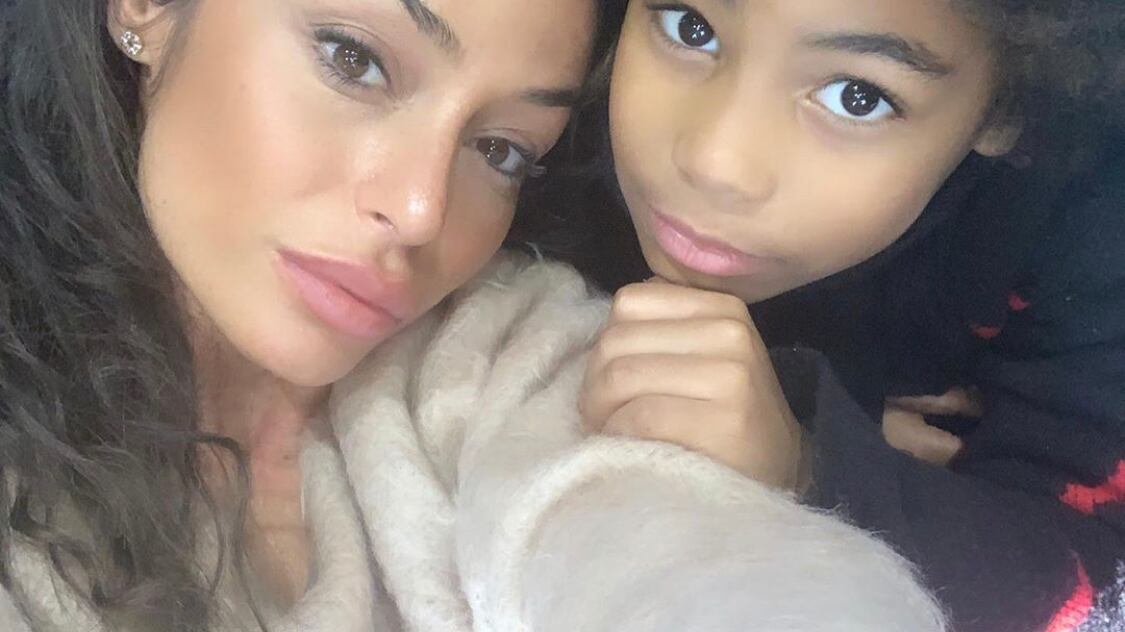 Pia Balotelli compie gli anni, gli auguri dei genitori e quelli degli utenti: "Speriamo non prenda la testa del padre"
