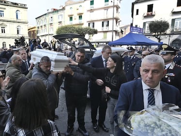 I funerali del piccolo Domenico alla Cattedrale di Nola 3