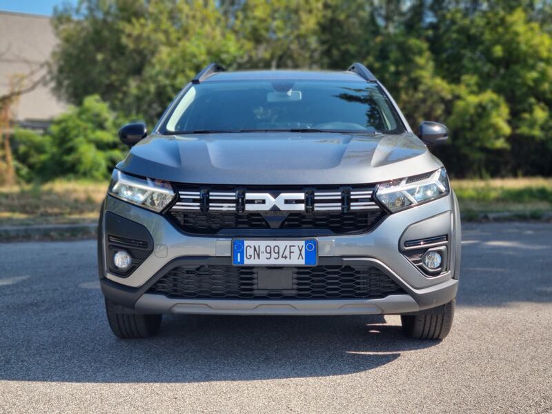 Dacia Jogger Hybrid 140: la gallery del suv 7 posti ibrido super spazioso 3