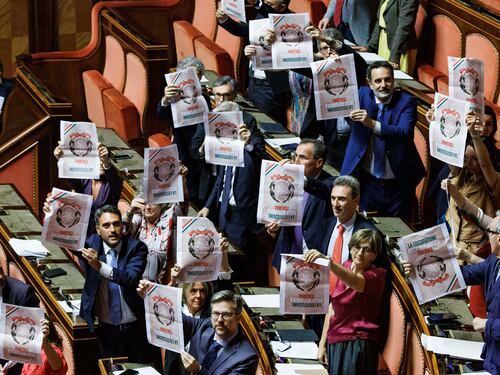 Separazione delle carriere, il Senato approva. Caos in Aula. Meloni: "Verso giustizia più equa"