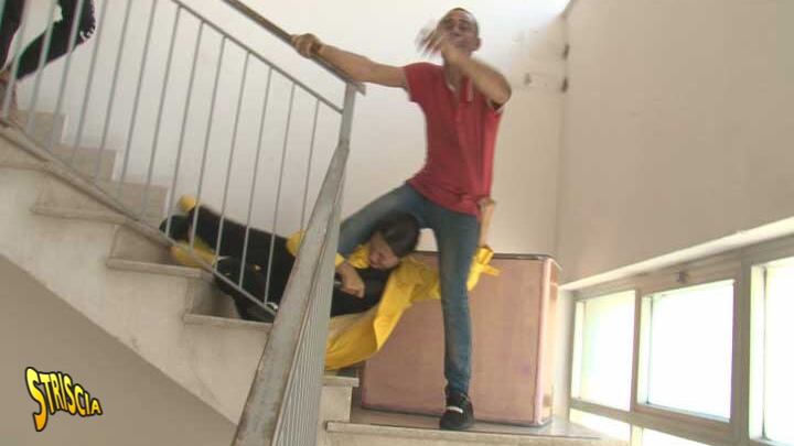 Aggredì la troupe di Striscia: sottoposto alla sorveglianza speciale