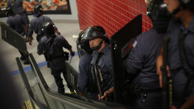 Almeno 3 decapitati in scontri tra bande nelle carceri in Brasile