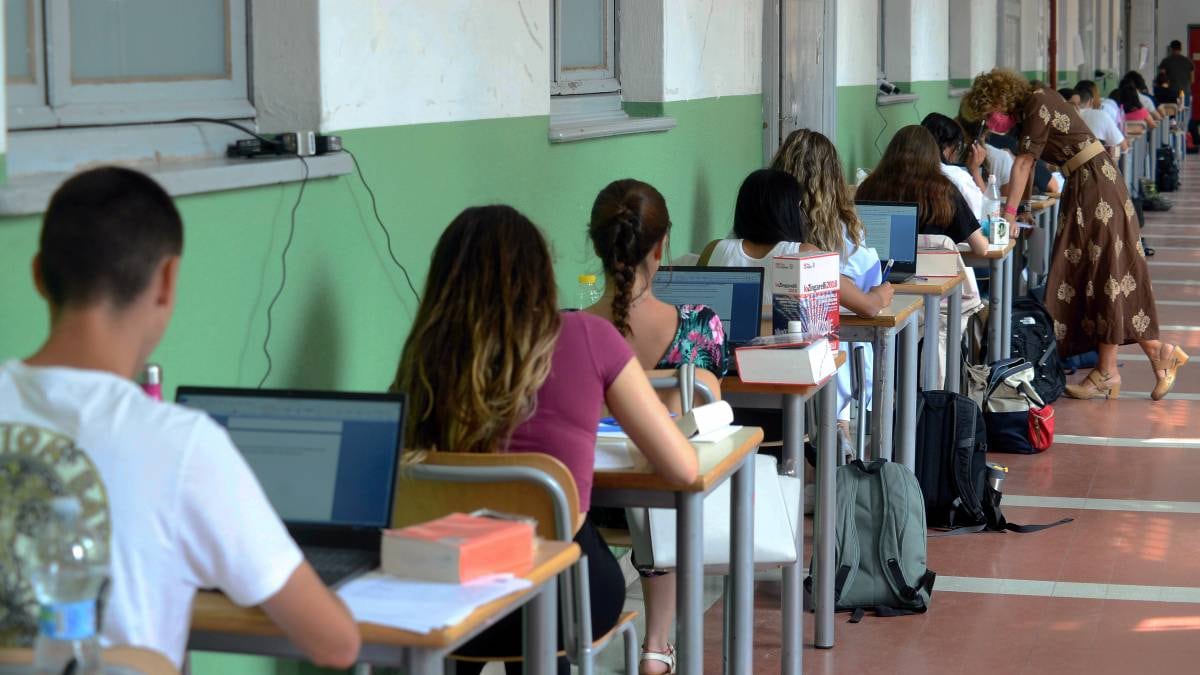 Lettera a Schlein: "Il nostro sistema scolastico è classista"