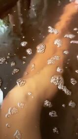 Belen hot: tutta nuda nella vasca da bagno 7