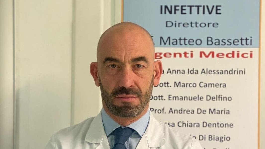 "Numeri da epidemia". Bassetti alza l'allarme sul vaiolo delle scimmie