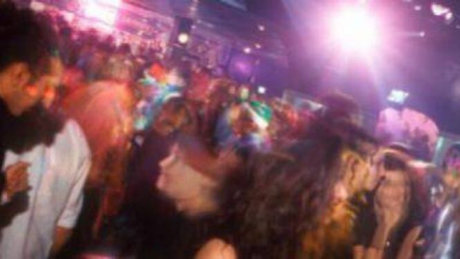 Bari, lite e spari in una discoteca
