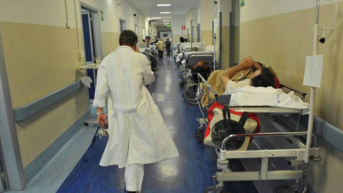 "Sei mesi per la radioterapia". La lettera choc al paziente oncologico