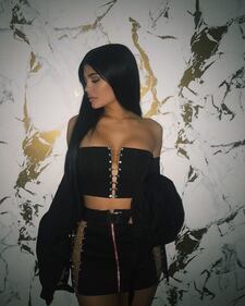 Kylie Jenner e la sexy cicatrice 10