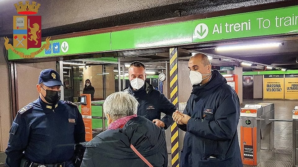 Covid, la soglia d'allarme che fa scattare nuove misure in Italia