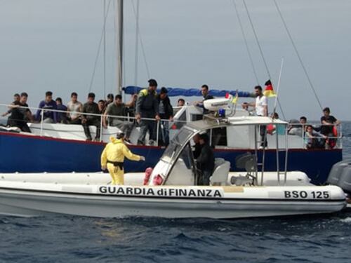 Migranti, la tratta dalla Turchia e il mistero degli scafisti russi