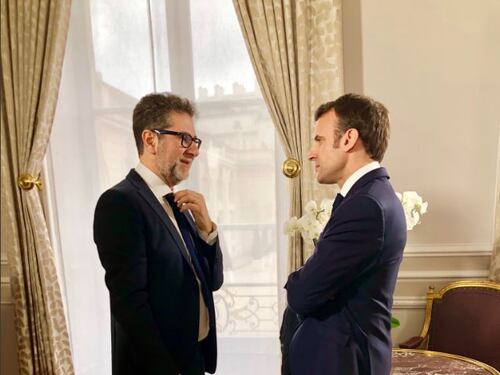 E Fazio va all'Eliseo da Macron: "Un onore intervistarlo"
