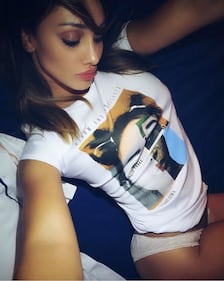 Belen Rodriguez, bikini hot in Toscana 5