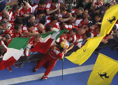 Alonso trionfa in Cina 10