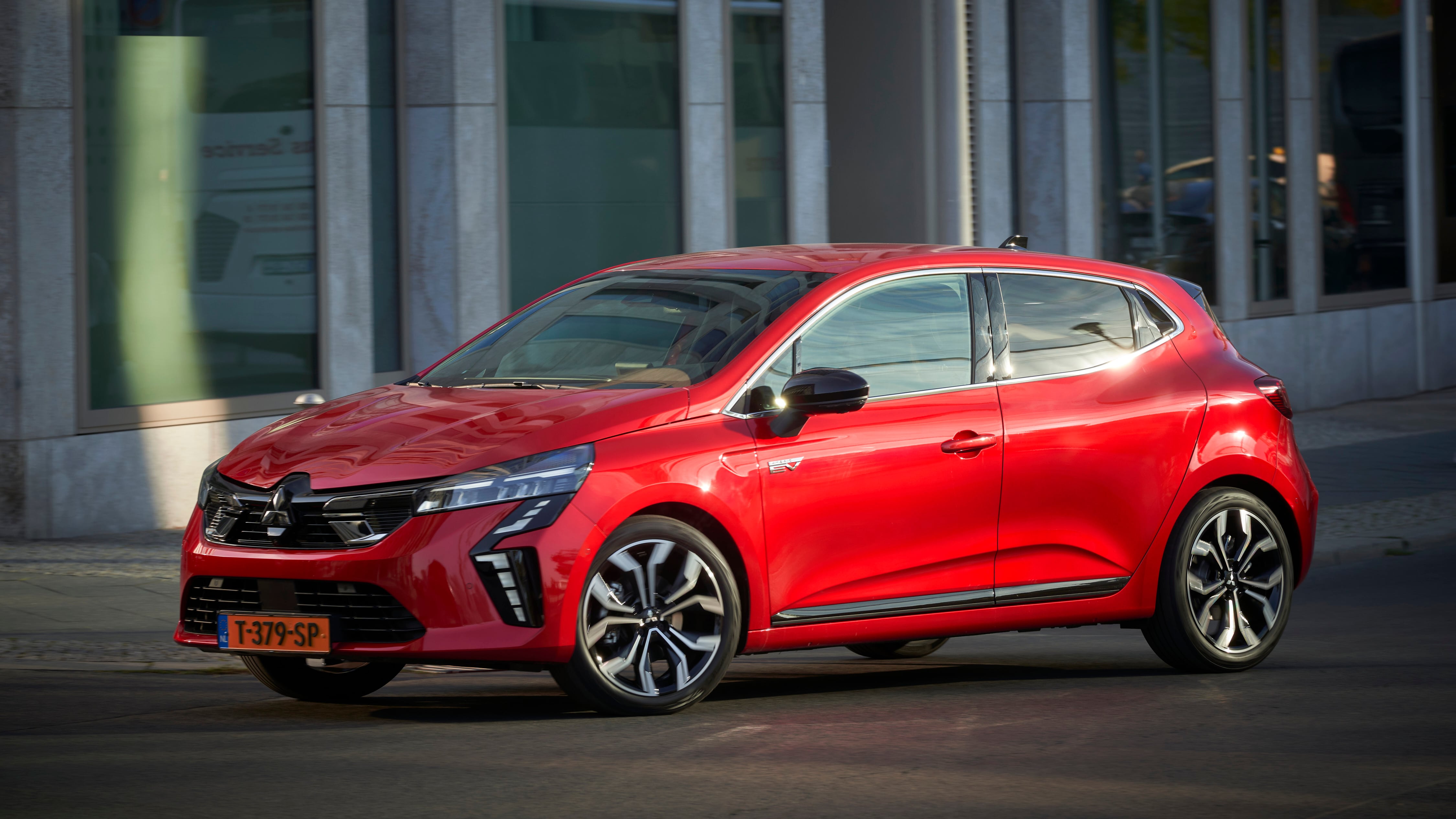 Mitsubishi Colt Full Hybrid: consuma poco e non rinuncia a nulla, perfetta per la città