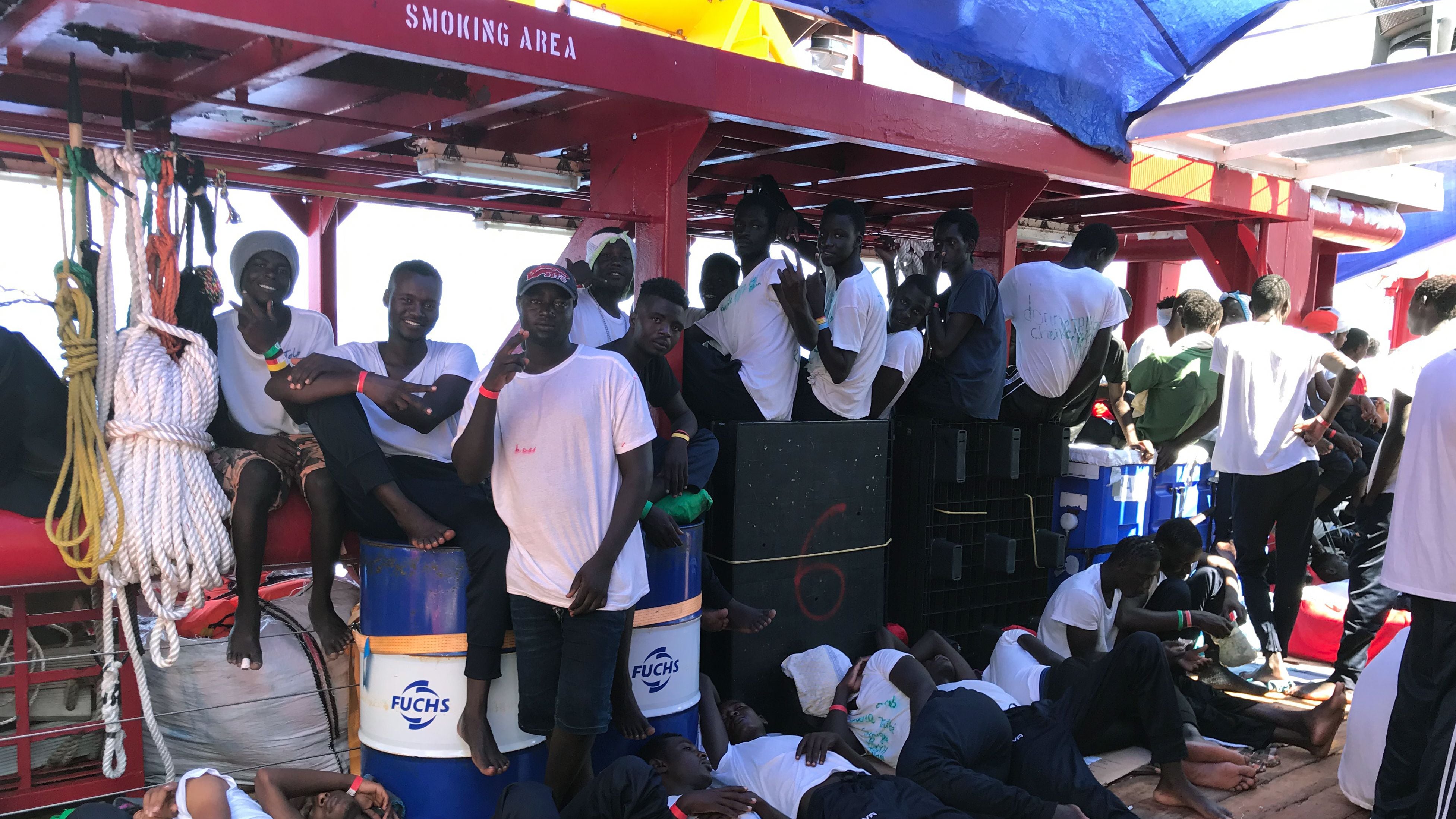Ocean Viking, Anpi al premier Conte: "Fai sbarcare i migranti"