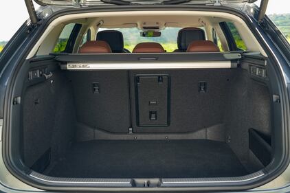 Skoda Superb, guarda la gallery 9