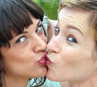 I baci saffici delle Vip 5