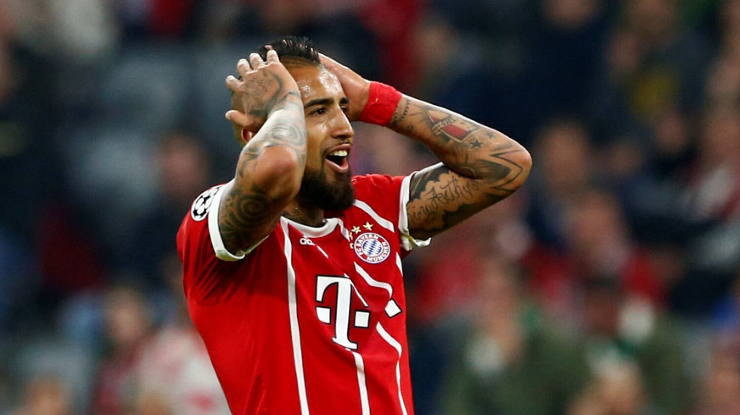 Guai giudiziari per Vidal. A rischio l'arrivo a Napoli