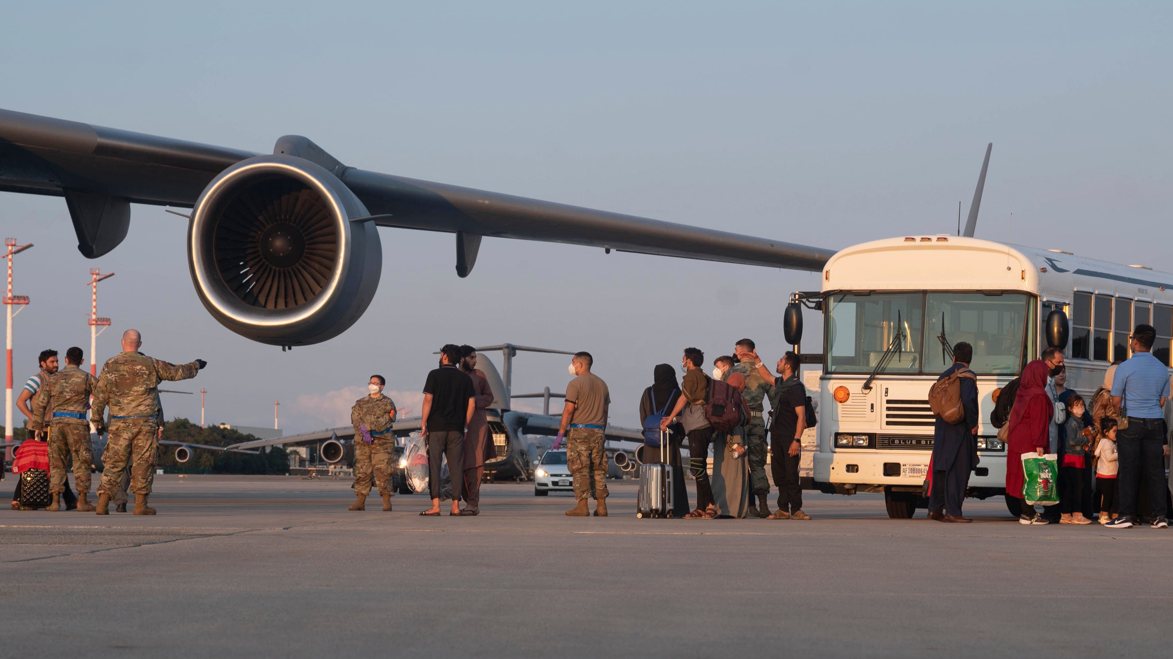La manovra d'emergenza che ha salvato l'aereo dagli spari
