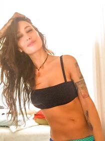 Siria De Fazio sexy nel photoshooting intimo 7
