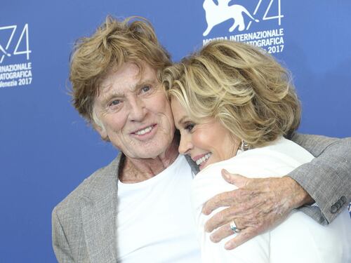 Jane Fonda, la confessione su Robert Redford: "Le scene di bacio non gli piacevano e io ero innamorata di lui"