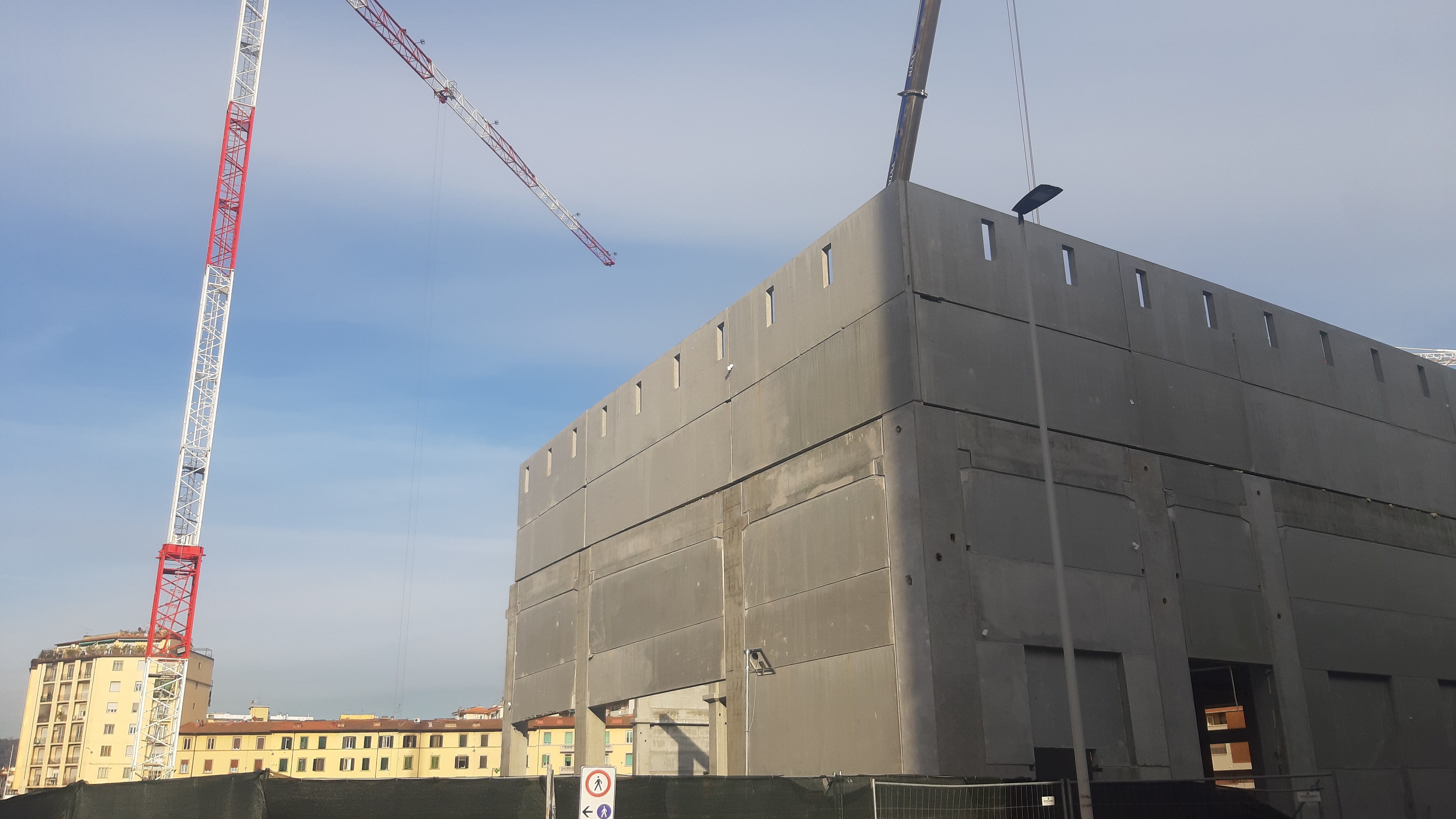 "Come se fosse scoppiata una bomba". La testimonianza della tragedia di Firenze