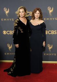 Emmy 2017, attrici hot sul red carpet 3