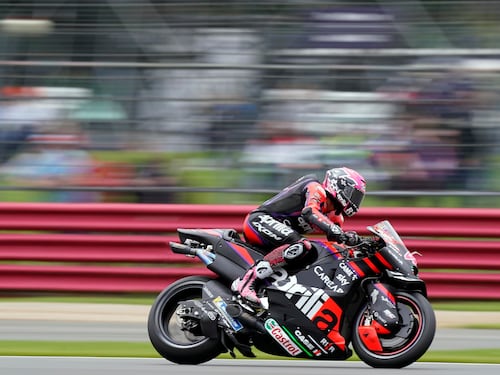 L'Aprilia tra straordinari e ferie saltate. Così vuole essere davvero l'anti Ducati