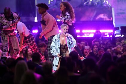 Brit Award 2019: Pink infiamma la platea 13
