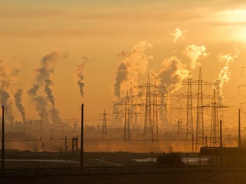 Usura pneumatici, freni e asfalto dannosa quanto gas di scarico