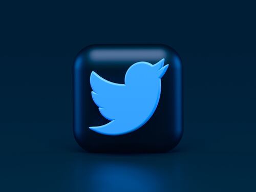 Parte "l'abbonamento" per Twitter: come funziona l'idea di Musk