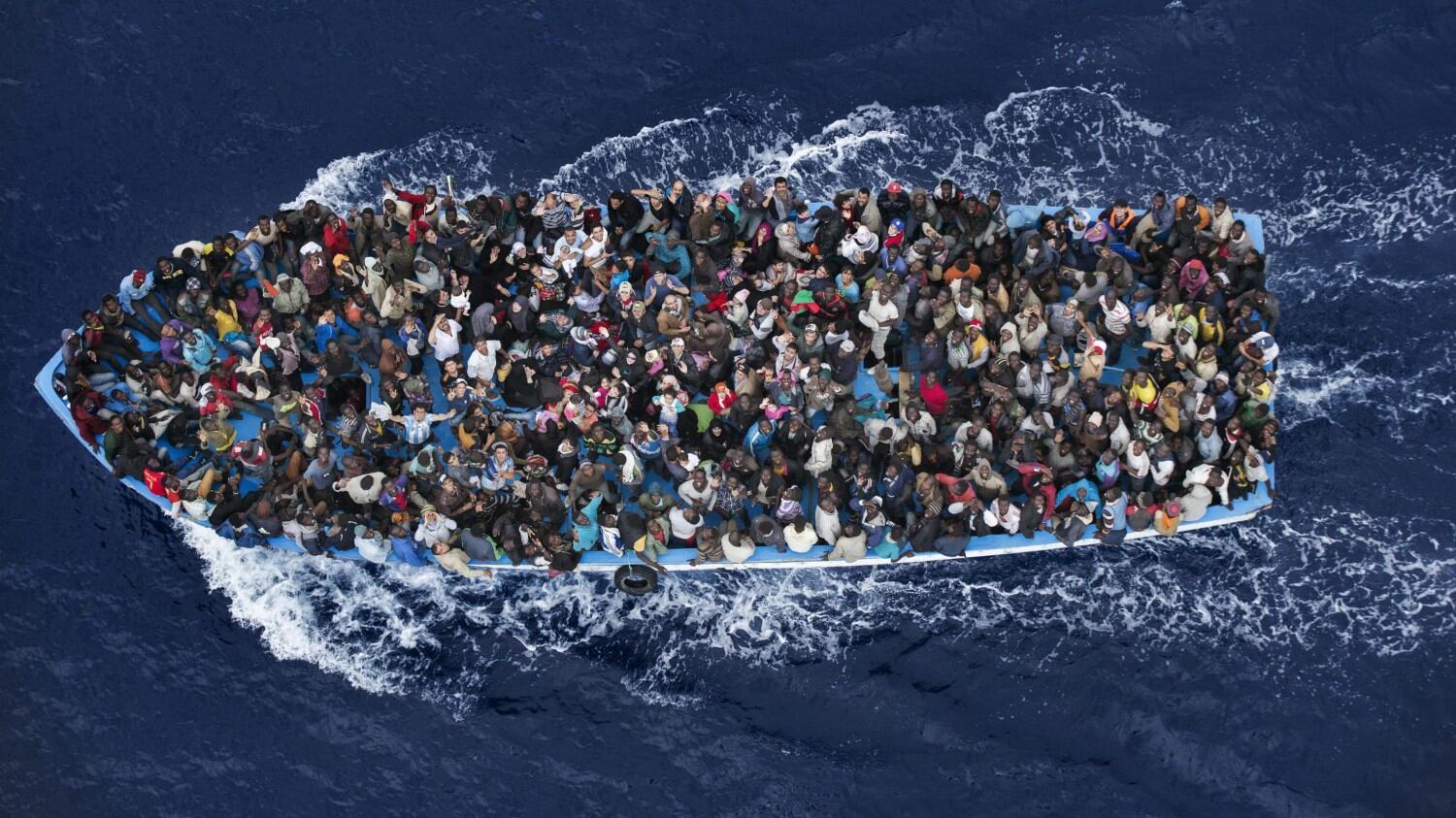 La minaccia dell'Isis: "Se ci colpite vi mandiamo 500mila migranti"