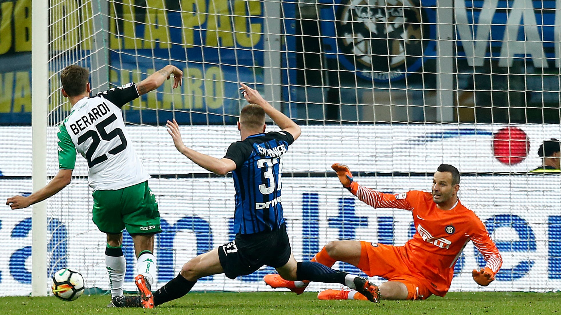 Maledizione Sassuolo. L'Inter si butta via. Champions miraggio
