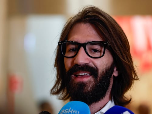 Del Vecchio, stop alle cause contro i fratelli: “Basta guerre”