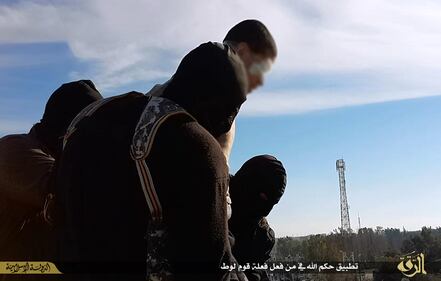 L'Isis uccide i gay buttandoli giù dai palazzi 6
