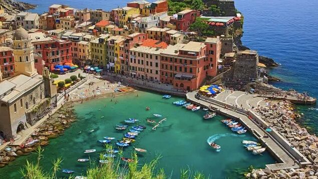 Parco delle Cinque Terre: multe ai turisti che indossano infradito