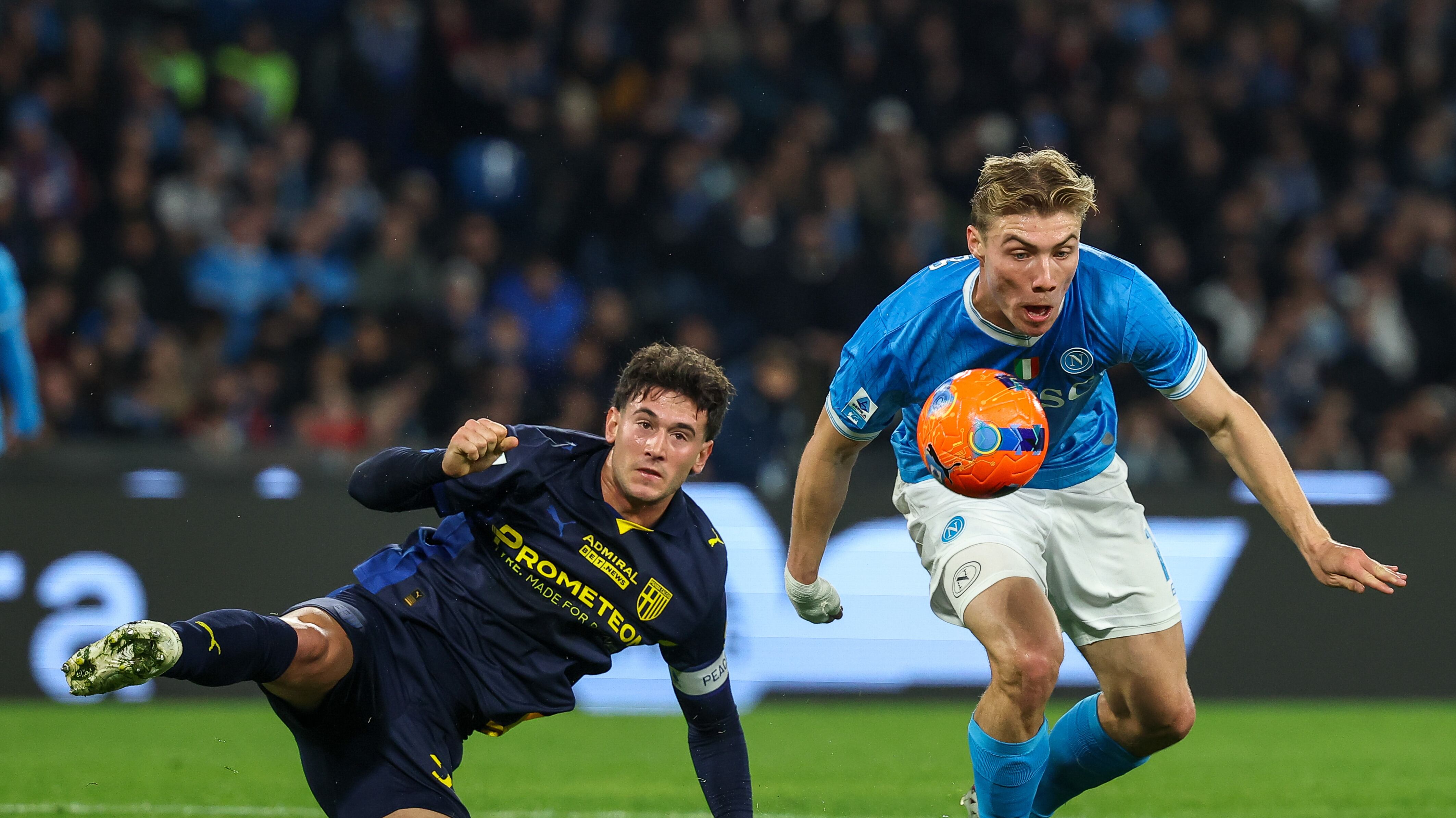 Il Napoli frena a sorpresa contro il Parma: finisce senza reti al Maradona