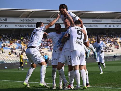 Serie B, il Palermo non si ferma, Parma ko a Venezia. Il Catanzaro si fa sotto