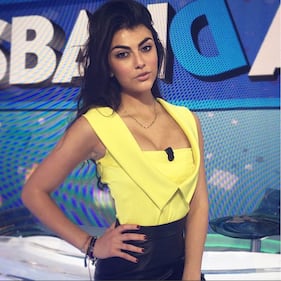 Giulia Salemi hot, nuda sotto l'asciugamano 18