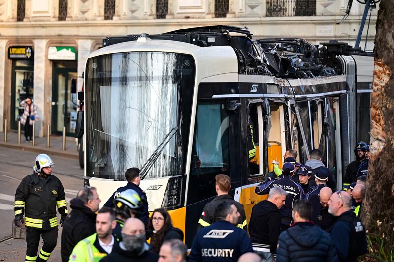 Tram deragliato, le foto dei feriti 1