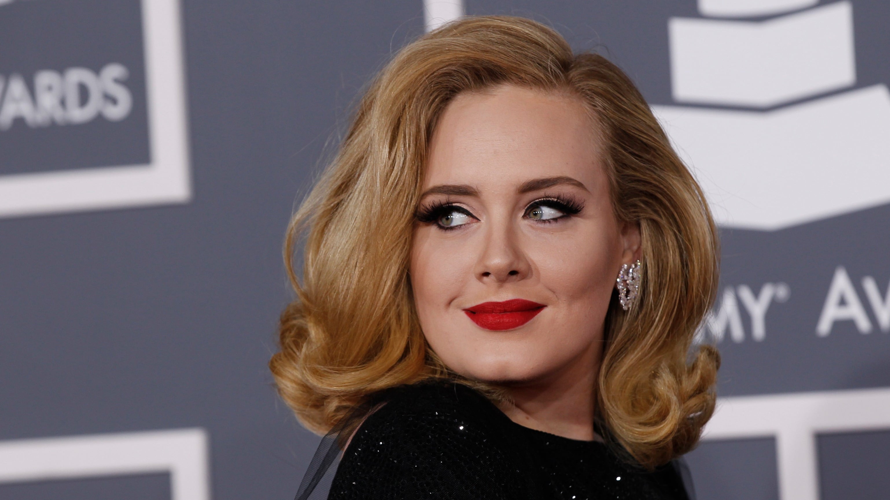 La voce su Adele: addio ai concerti per crescere il figlio?