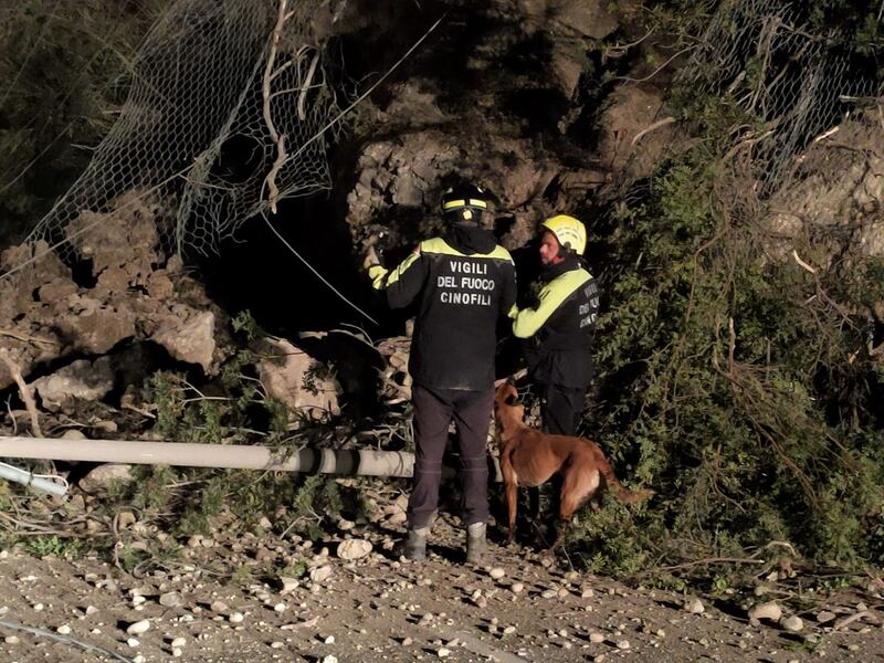 Crolla parete rocciosa su vecchia Aurelia, paura a Ventimiglia 4