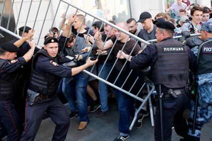 Mosca, 638 manifestanti anti Putin sono stati arrestati 4