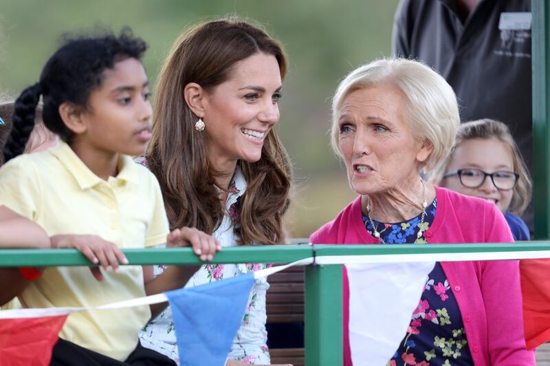 Kate Middleton, nuovo look a fiori: foto 5