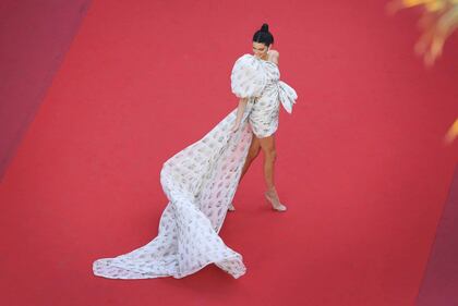 Sulla Coisette il velo di Kendall Jenner 20